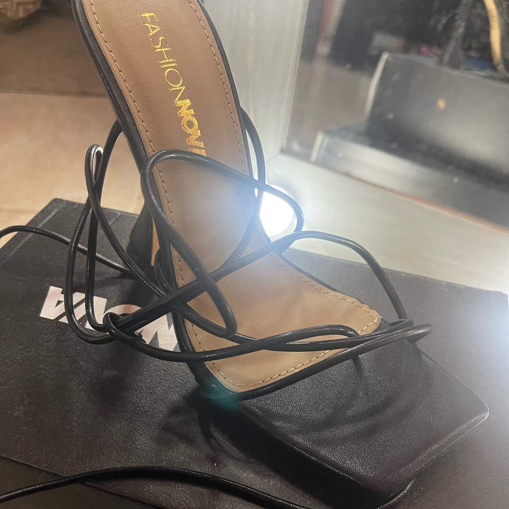FASHIONNOVA wrap up heel